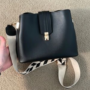 Vintage design Ivy&Taylor bag.